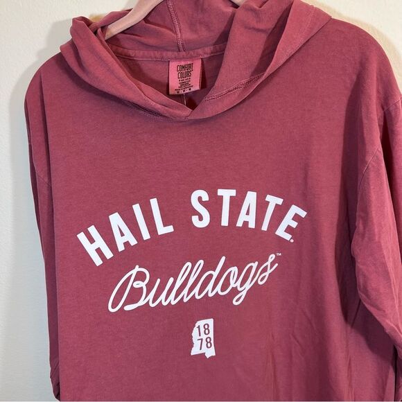 Comfort Colors Red Mississippi State Bulldogs Hail State Hoodie Medium NWT - Picture 2 of 9